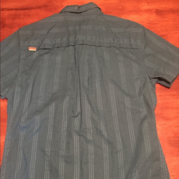 Guess shirt sleeve button down - Picture 3 of 3